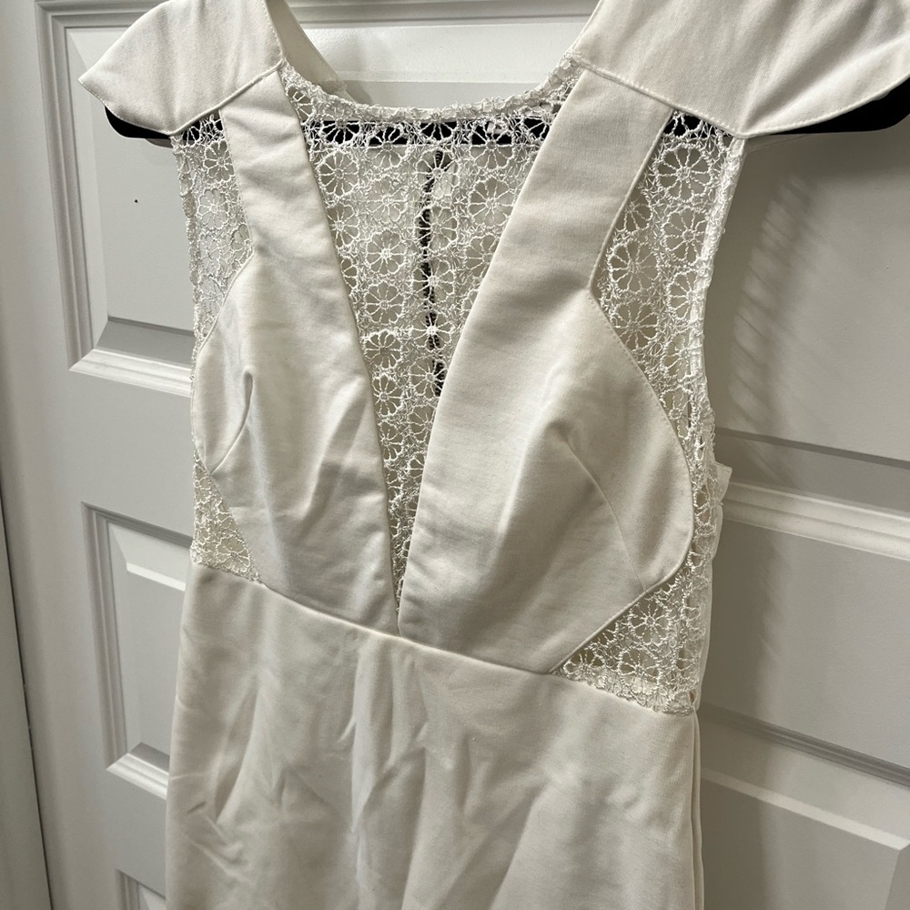 Sabo Skirt Cream Sheath Dress with Plunge Neckline and Cap Raglan Sleeves - Picture 2 of 4